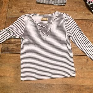 Long sleeve shirt, white with thin black stripes